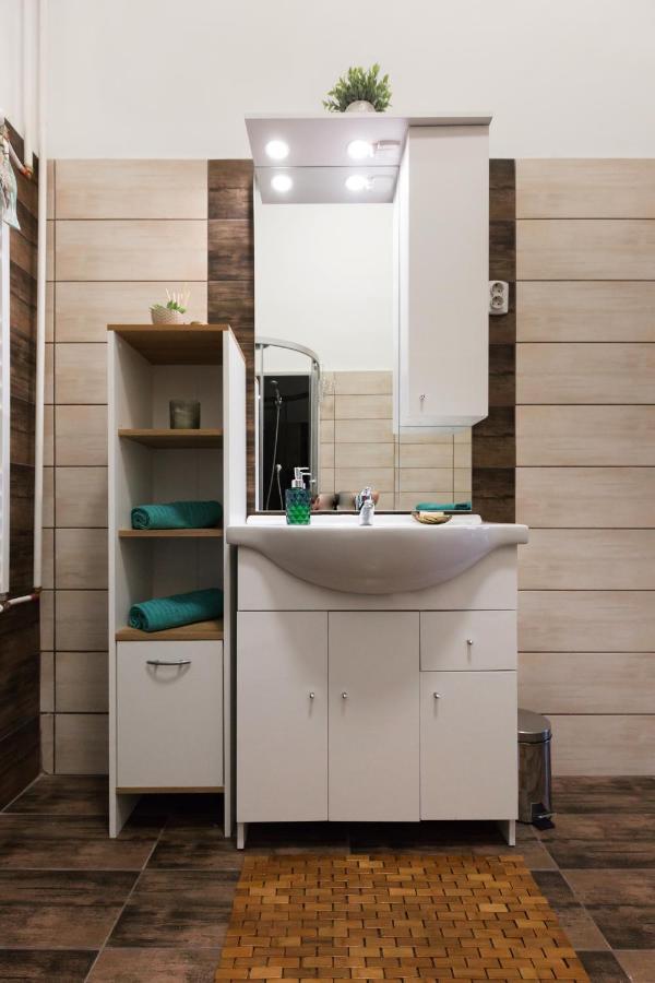 Eclectic Luxury & Spacious 2Br Ac Apt In Center Budapest Exterior foto